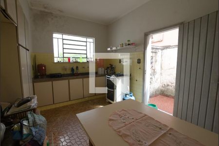Casa à venda com 200m², 2 quartos e 2 vagasCozinha