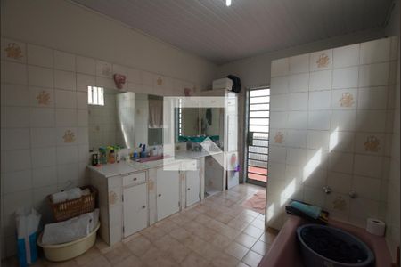 Casa à venda com 200m², 2 quartos e 2 vagasBanheiro