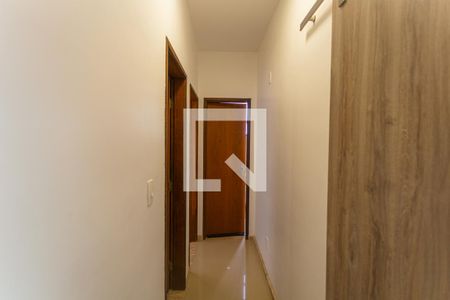 Corredor de apartamento para alugar com 2 quartos, 70m² em Santa Efigênia, Belo Horizonte