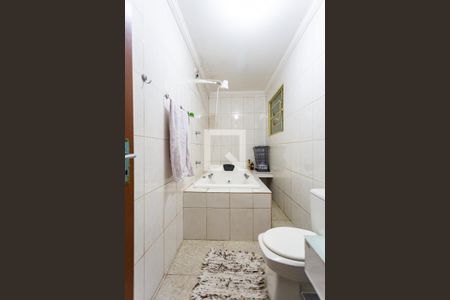 Casa à venda com 300m², 3 quartos e 4 vagasBanheiro da Suíte