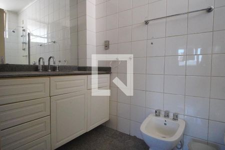 Banheiro da Suíte de apartamento à venda com 3 quartos, 130m² em Independência, Porto Alegre