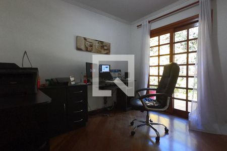 Casa de condomínio para alugar com 395m², 4 quartos e 6 vagasEscritório