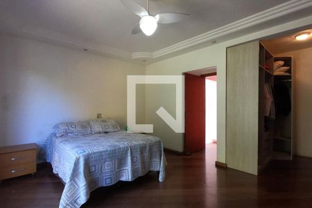 Casa de condomínio para alugar com 395m², 4 quartos e 6 vagasSuíte 1