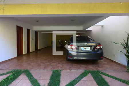 Casa de condomínio para alugar com 395m², 4 quartos e 6 vagasGaragem