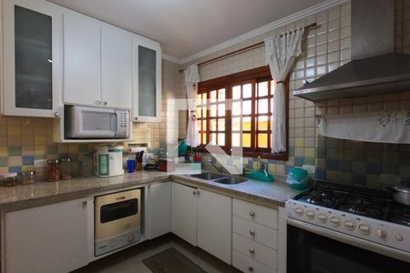 Casa de condomínio para alugar com 395m², 4 quartos e 6 vagasCozinha