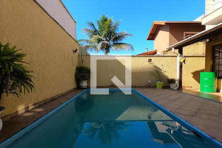 Casa de condomínio para alugar com 395m², 4 quartos e 6 vagasQuintal /Piscina