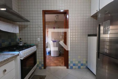 Casa de condomínio para alugar com 395m², 4 quartos e 6 vagasCozinha