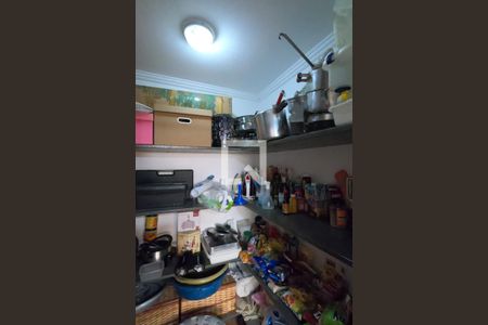 Casa de condomínio para alugar com 395m², 4 quartos e 6 vagasDespensa