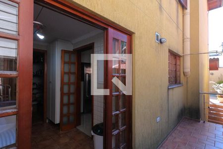 Casa de condomínio para alugar com 395m², 4 quartos e 6 vagasÁrea de Serviço