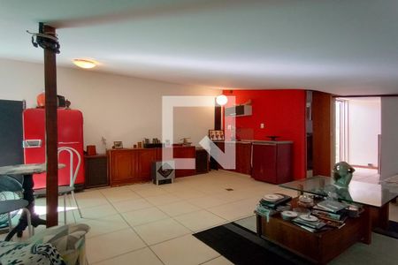 Casa à venda com 382m², 9 quartos e 3 vagasEstudio 1