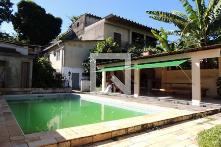Casa à venda com 382m², 9 quartos e 3 vagasPiscina