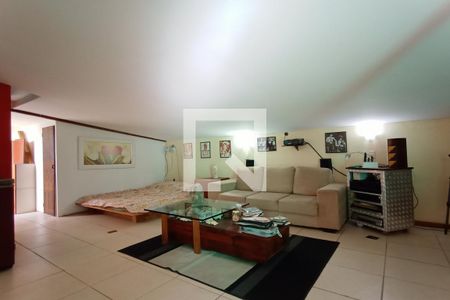 Casa à venda com 382m², 9 quartos e 3 vagasEstudio 1