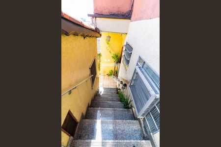 Casa à venda com 200m², 6 quartos e 2 vagas Casa à venda com 200m², 6 quartos e 2 vagasescada do espaço Gourmet