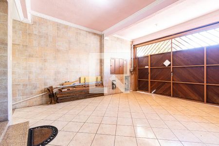 Casa à venda com 200m², 6 quartos e 2 vagas Casa à venda com 200m², 6 quartos e 2 vagasGaragem