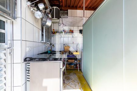 Casa à venda com 200m², 6 quartos e 2 vagas Casa à venda com 200m², 6 quartos e 2 vagaslavanderia