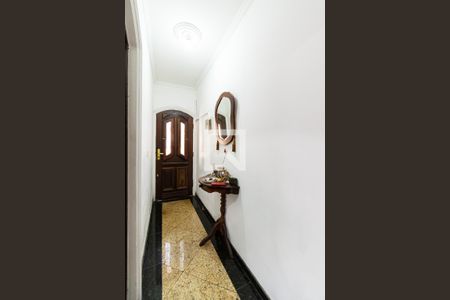 Casa à venda com 200m², 6 quartos e 2 vagas Casa à venda com 200m², 6 quartos e 2 vagasCorredor