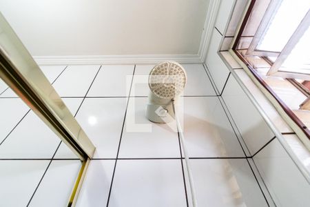 Casa à venda com 200m², 6 quartos e 2 vagas Casa à venda com 200m², 6 quartos e 2 vagasBanheiro