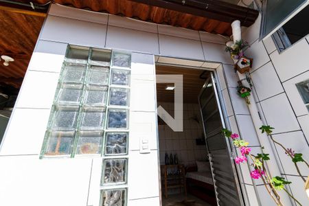 Casa à venda com 200m², 6 quartos e 2 vagas Casa à venda com 200m², 6 quartos e 2 vagasEntrada do studio