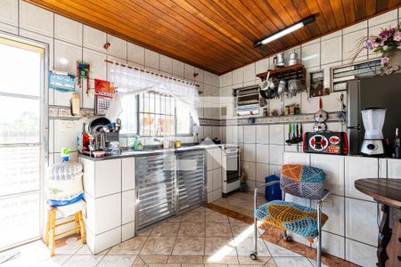 Casa à venda com 200m², 6 quartos e 2 vagas Casa à venda com 200m², 6 quartos e 2 vagasCozinha