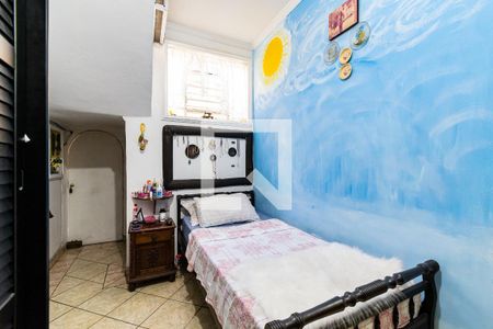 Casa à venda com 200m², 6 quartos e 2 vagas Casa à venda com 200m², 6 quartos e 2 vagasQuarto