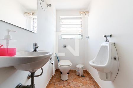 Casa à venda com 200m², 6 quartos e 2 vagas Casa à venda com 200m², 6 quartos e 2 vagasBanheiro do Espaço gourmet