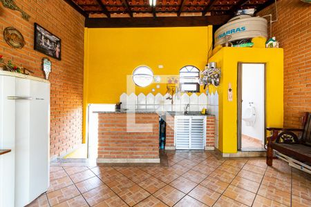 Casa à venda com 200m², 6 quartos e 2 vagas Casa à venda com 200m², 6 quartos e 2 vagasEspaço Gourmet