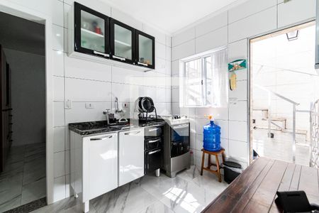 Casa à venda com 200m², 6 quartos e 2 vagas Casa à venda com 200m², 6 quartos e 2 vagasSala/Cozinha Kitnet 3