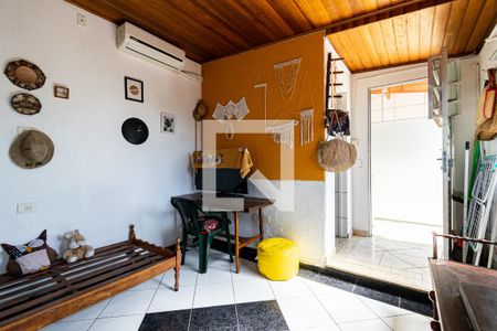 Casa à venda com 200m², 6 quartos e 2 vagas Casa à venda com 200m², 6 quartos e 2 vagasSuíte externa