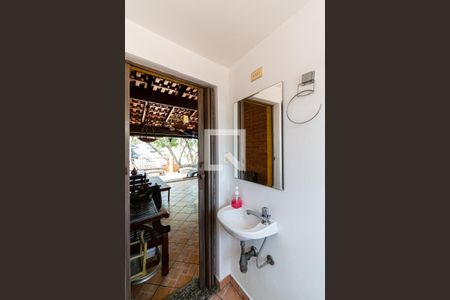 Casa à venda com 200m², 6 quartos e 2 vagas Casa à venda com 200m², 6 quartos e 2 vagasBanheiro do Espaço gourmet