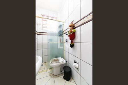 Casa à venda com 200m², 6 quartos e 2 vagas Casa à venda com 200m², 6 quartos e 2 vagasBanheiro