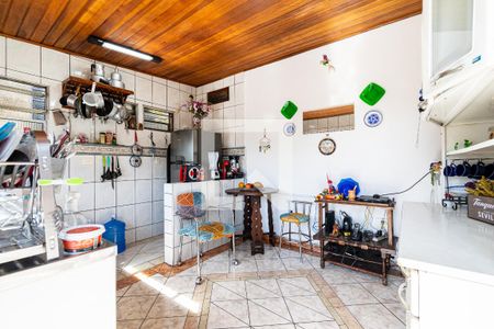 Casa à venda com 200m², 6 quartos e 2 vagas Casa à venda com 200m², 6 quartos e 2 vagasCozinha