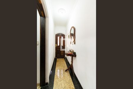 Casa à venda com 200m², 6 quartos e 2 vagas Casa à venda com 200m², 6 quartos e 2 vagasCorredor