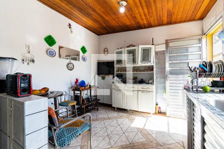 Casa à venda com 200m², 6 quartos e 2 vagas Casa à venda com 200m², 6 quartos e 2 vagasCozinha