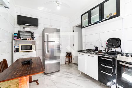 Casa à venda com 200m², 6 quartos e 2 vagas Casa à venda com 200m², 6 quartos e 2 vagasSala/Cozinha Kitnet 3