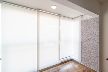 Varanda da Sala - Persiana Fechada de apartamento para alugar com 1 quarto, 43m² em Santana, São Paulo