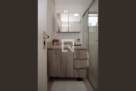 Studio para alugar com 35m², 1 quarto e 1 vaga Studio para alugar com 35m², 1 quarto e 1 vagaBanheiro