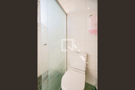 Apartamento à venda com 188m², 4 quartos e 3 vagasBanheiro social