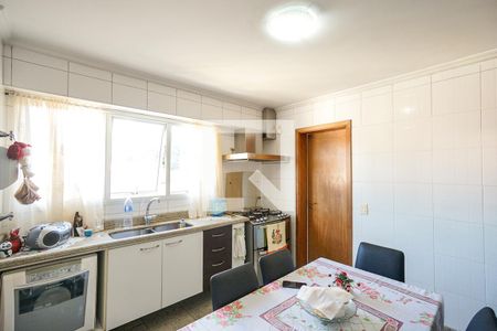 Apartamento à venda com 188m², 4 quartos e 3 vagasCozinha