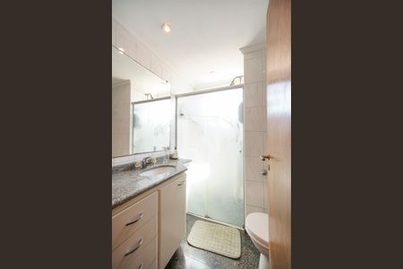 Apartamento à venda com 188m², 4 quartos e 3 vagasBanheiro da suíte 2