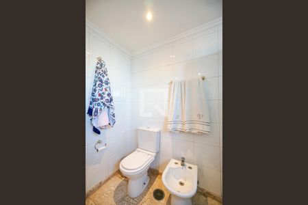 Apartamento à venda com 188m², 4 quartos e 3 vagasBanheiro da suíte 1