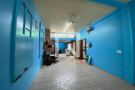 Casa à venda com 216m², 2 quartos e 2 vagasGaragem