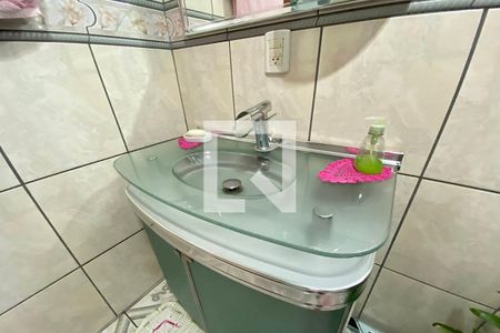 Casa à venda com 216m², 2 quartos e 2 vagasPia do Banheiro 2