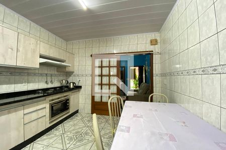 Casa à venda com 216m², 2 quartos e 2 vagasCozinha