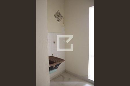 Casa à venda com 180m², 4 quartos e sem vagabanheiro 1