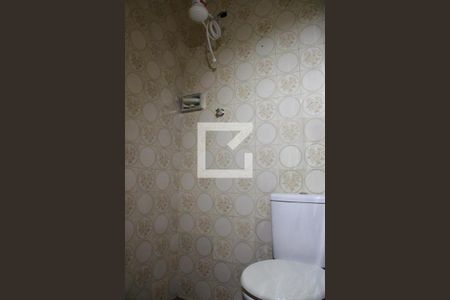 Casa à venda com 180m², 4 quartos e sem vagabanheiro 1