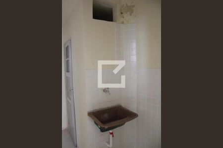 Casa à venda com 180m², 4 quartos e sem vagabanheiro 1