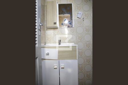 Casa à venda com 180m², 4 quartos e sem vagabanheiro 1