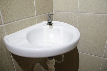 Casa à venda com 180m², 4 quartos e sem vagabanheiro 1