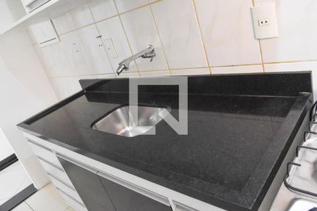 Cozinha de apartamento à venda com 2 quartos, 48m² em Jardim Lallo, São Paulo