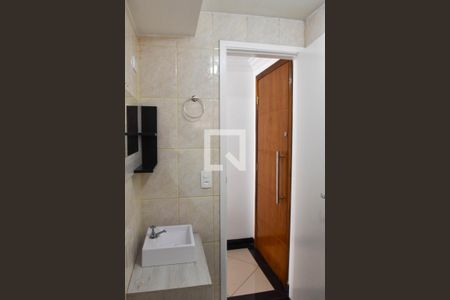 Apartamento à venda com 48m², 2 quartos e sem vaga Apartamento à venda com 48m², 2 quartos e sem vagaBanheiro Social